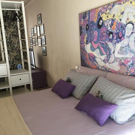 Piccolo Loft In Centro Asti Apartment Exterior foto