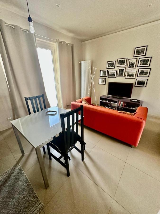 Piccolo Loft In Centro Asti Apartment Exterior foto